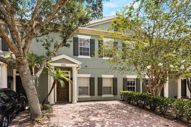 2462 Caravelle Circle