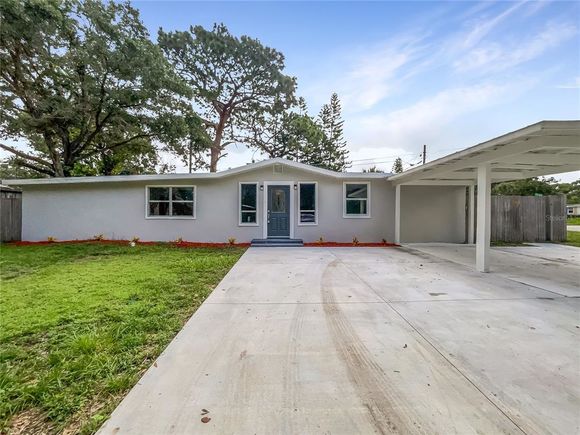 5201 72nd Way N ST PETERSBURG, FL House Active - Photo 1 of 28. Opens carousel modal