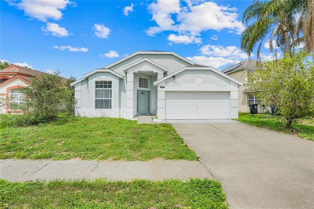 203 Lake Davenport Estates Drive DAVENPORT, FL House Active - Photo 1 of 40. Opens carousel modal