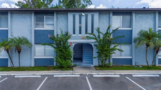 4809 S Texas Avenue Unit 4809B ORLANDO, FL Condo Active - Photo 1 of 26. Opens carousel modal