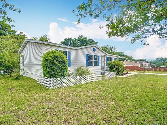 6740 SW 84th Street OCALA, FL House Active - Photo 1 of 57. Opens carousel modal