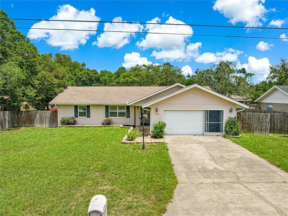 10739 SE 44th Terrace BELLEVIEW, FL House Active - Photo 1 of 47. Opens carousel modal