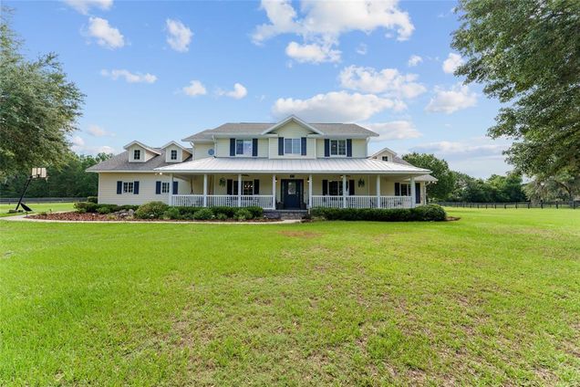 9095 SW 9th Terrace OCALA, FL House Active - Photo 1 of 83. Opens carousel modal