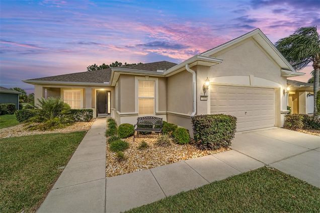 7335 SW 97th Terrace Road OCALA, FL House Active - Photo 1 of 71. Opens carousel modal