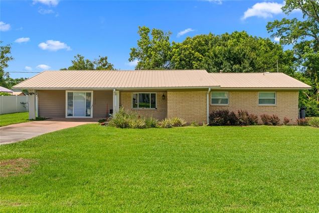 4801 NE 8th Street OCALA, FL House Active - Photo 1 of 27. Opens carousel modal