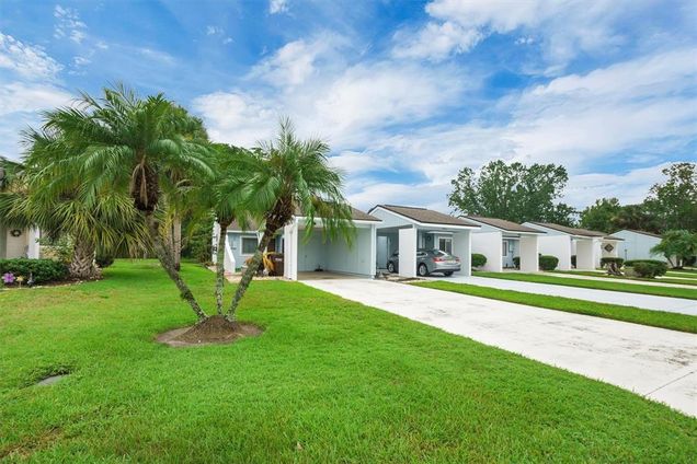 455 Prestwick Place Unit 455 KISSIMMEE, FL Condo Active - Photo 1 of 46. Opens carousel modal