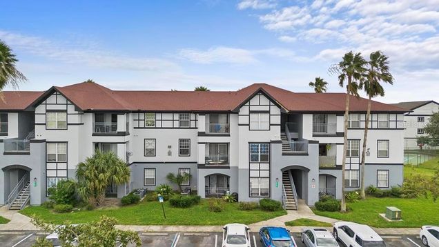 3701 Castle Pines Lane Unit 3927 ORLANDO, FL Condo Active - Photo 1 of 32. Opens carousel modal