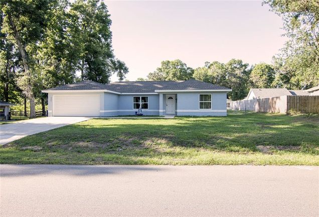 3661 SE 131st Place BELLEVIEW, FL House Active - Photo 1 of 38. Opens carousel modal