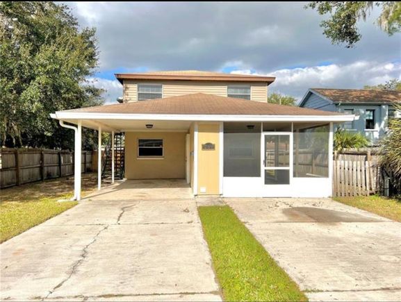 209 Avenue B SE Unit B WINTER HAVEN, FL Townhouse Active - Photo 1 of 11. Opens carousel modal