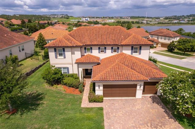 1776 Bella Lago Drive