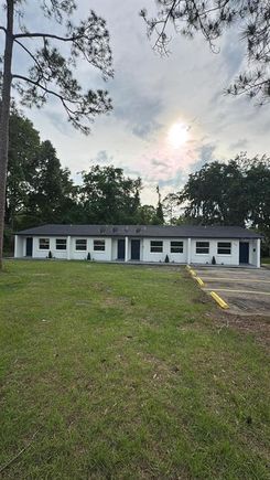 #S5130555 GAINESVILLE, FL Townhouse Active - Photo 1 of 13. Opens carousel modal