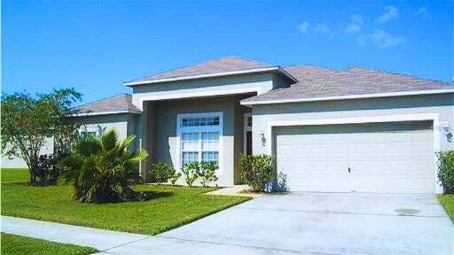 3814 Siskin Drive KISSIMMEE, FL House Active - Photo 1 of 11. Opens carousel modal