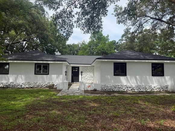 5021 NE 4th Street OCALA, FL House Active - Photo 1 of 36. Opens carousel modal