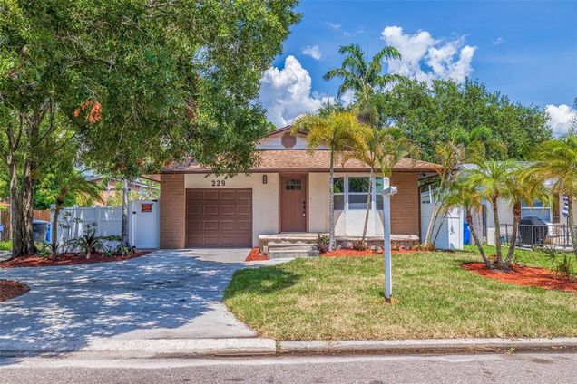 229 SW Lincoln Circle N ST PETERSBURG, FL House Sold - Photo 1 of 1. Opens carousel modal