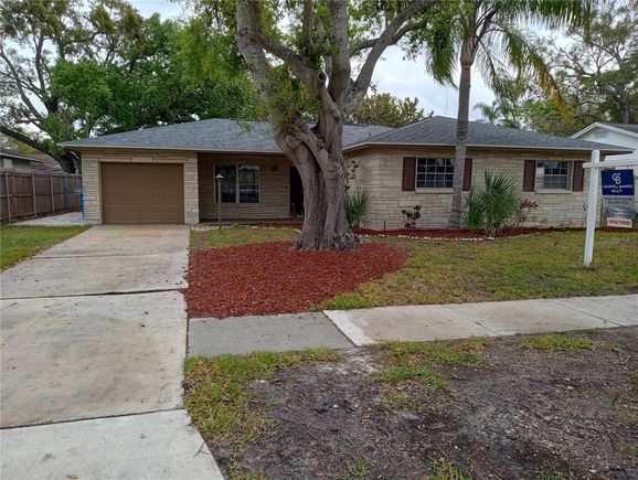 4807 Wynwood Drive TAMPA, FL House Active - Photo 1 of 14. Opens carousel modal