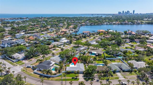 1508 Eden Isle Boulevard NE