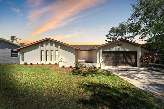 3334 Pineview Drive HOLIDAY, FL House Active - Photo 1 of 36. Opens carousel modal