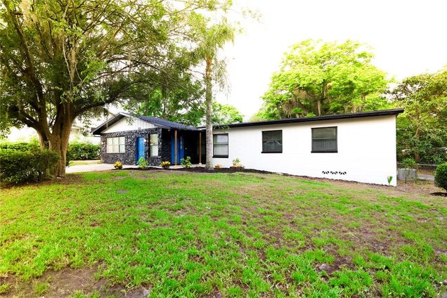 808 S Clara Avenue DELAND, FL House Active - Photo 1 of 48. Opens carousel modal