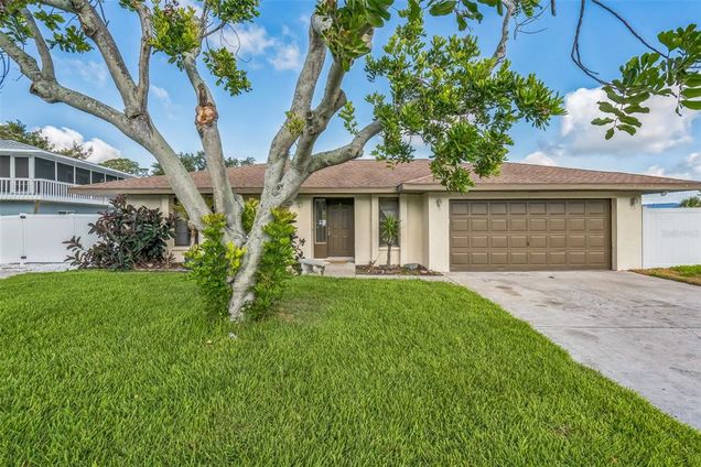 2204 78th Street W BRADENTON, FL House Active - Photo 1 of 20. Opens carousel modal