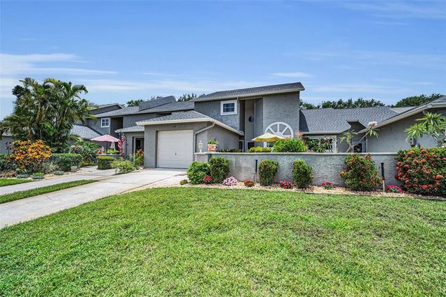 184 Hunter Court
