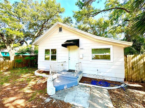 665 26th Avenue S ST PETERSBURG, FL House Active - Photo 1 of 25. Opens carousel modal