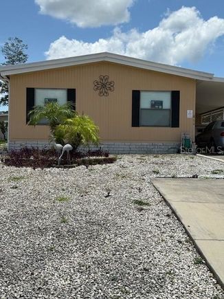 8466 Dickens Avenue BROOKSVILLE, FL House Active - Photo 1 of 19. Opens carousel modal