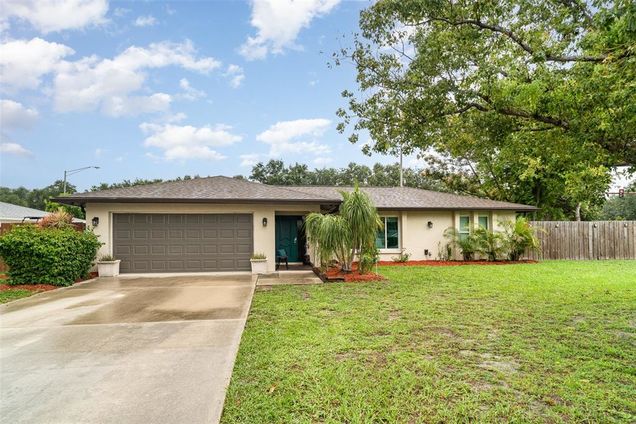 2847 Indianwood Drive SARASOTA, FL House Active - Photo 1 of 29. Opens carousel modal