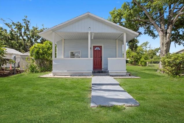3109 E North Bay St TAMPA, FL House Active - Photo 1 of 20. Opens carousel modal