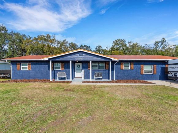 901 Swann Drive LAKELAND, FL House Active - Photo 1 of 35. Opens carousel modal