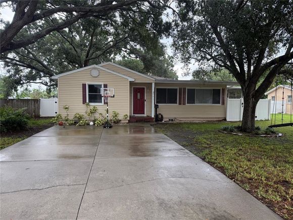441 Rotary Place NE ST PETERSBURG, FL House Active - Photo 1 of 4. Opens carousel modal