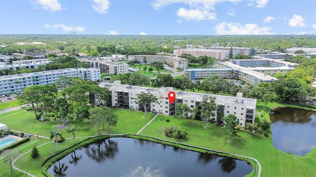 5920 80th Street N Unit 308 ST PETERSBURG, FL Condo Active - Photo 1 of 33. Opens carousel modal