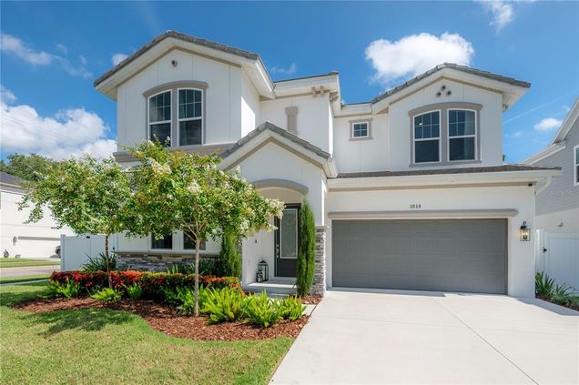 3819 W Kensington Avenue TAMPA, FL House Active - Photo 1 of 45. Opens carousel modal