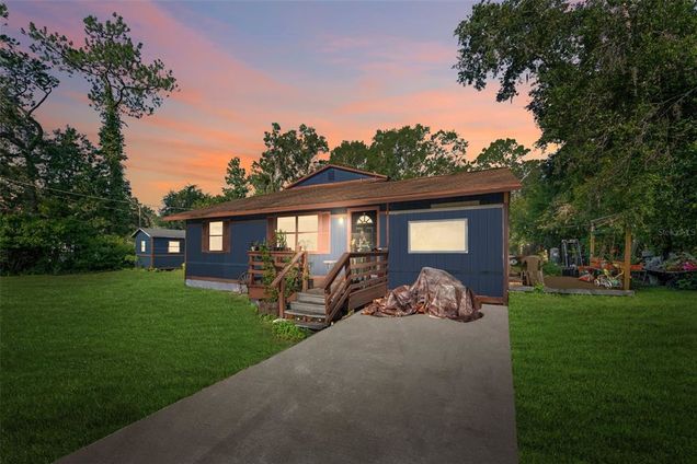 18812 Carr Drive