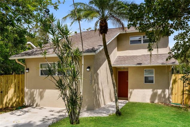 2429 Apache Street SARASOTA, FL House Active - Photo 1 of 17. Opens carousel modal