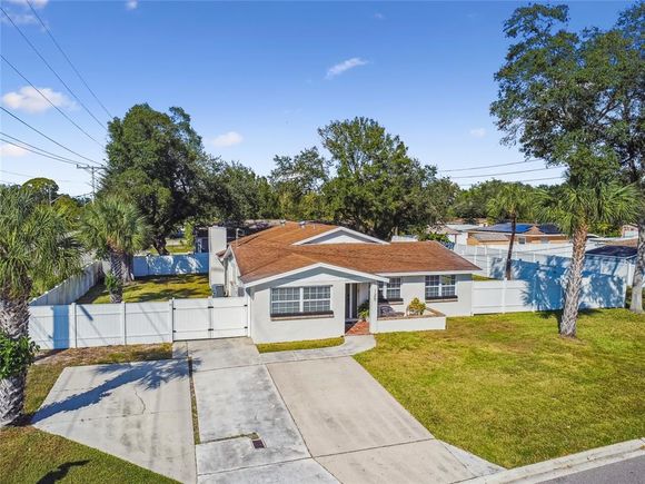 125 55th Avenue NE ST PETERSBURG, FL House Active - Photo 1 of 34. Opens carousel modal