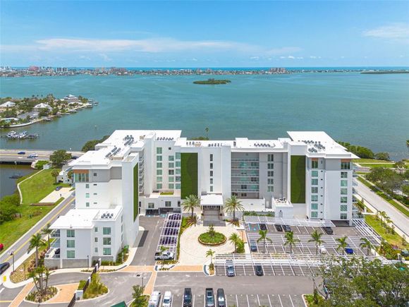 1020 Sunset Point Road Unit 213