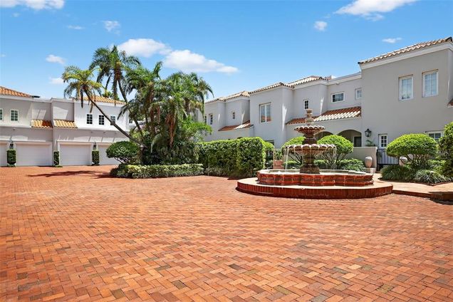 4965 Bayshore Boulevard Unit 4965
