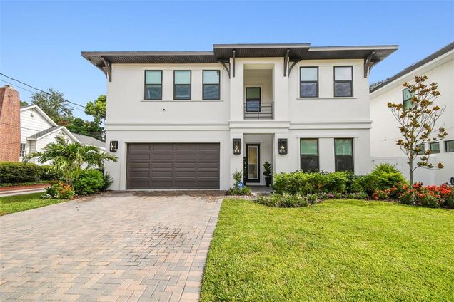 3113 W Harbor View Avenue TAMPA, FL House Active - Photo 1 of 51. Opens carousel modal