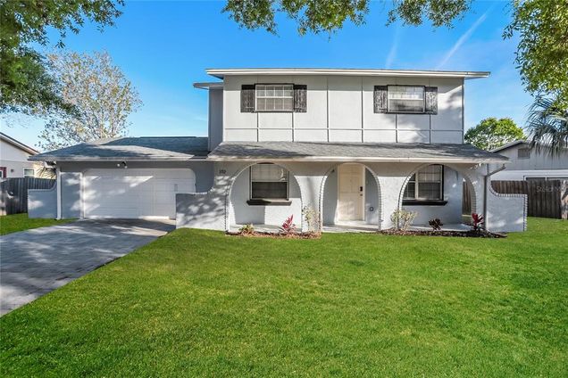392 Crystal Avenue OVIEDO, FL House Active - Photo 1 of 17. Opens carousel modal