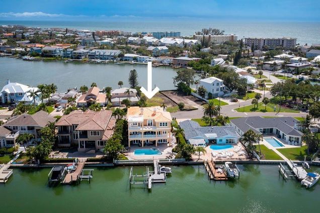 306 Harbor Drive