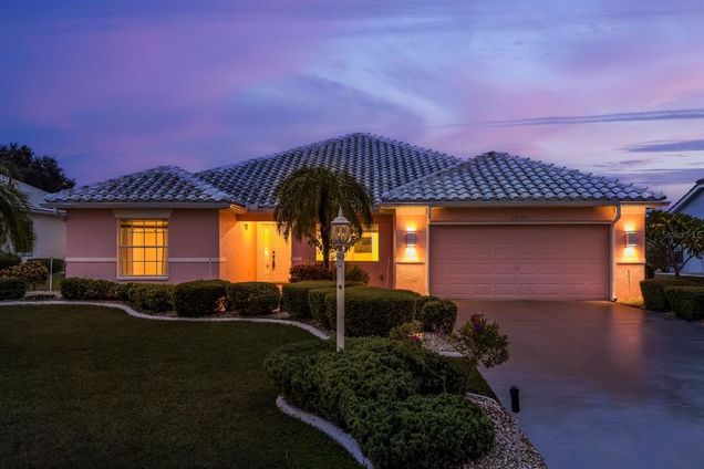 2236 Platinum Drive SUN CITY CENTER, FL House Active - Photo 1 of 53. Opens carousel modal