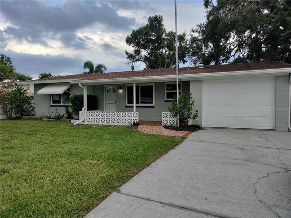 11474 76th Avenue SEMINOLE, FL House Active - Photo 1 of 30. Opens carousel modal