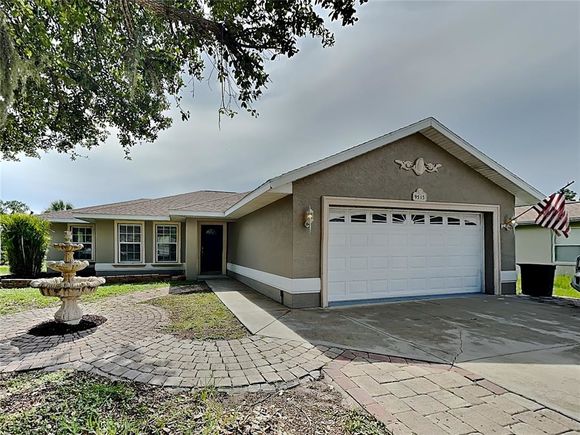 9515 27th Avenue E PALMETTO, FL House Active - Photo 1 of 17. Opens carousel modal
