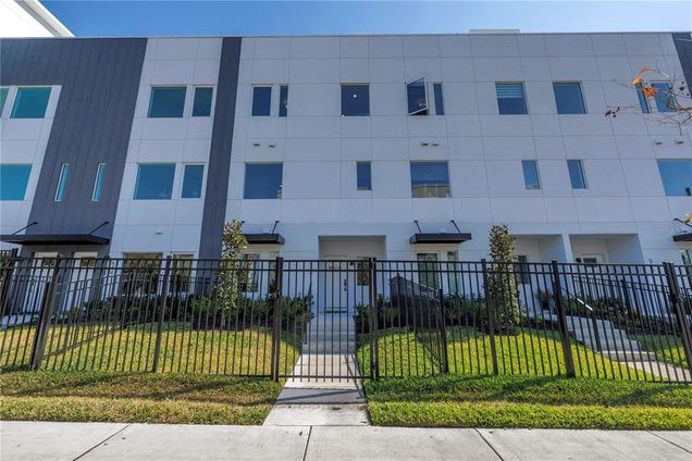 556 Dr Martin Luther King Jr Street S ST PETERSBURG, FL Townhouse Active - Photo 1 of 30. Opens carousel modal