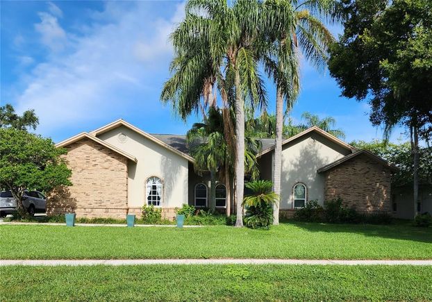 3006 Drakes Landing Court