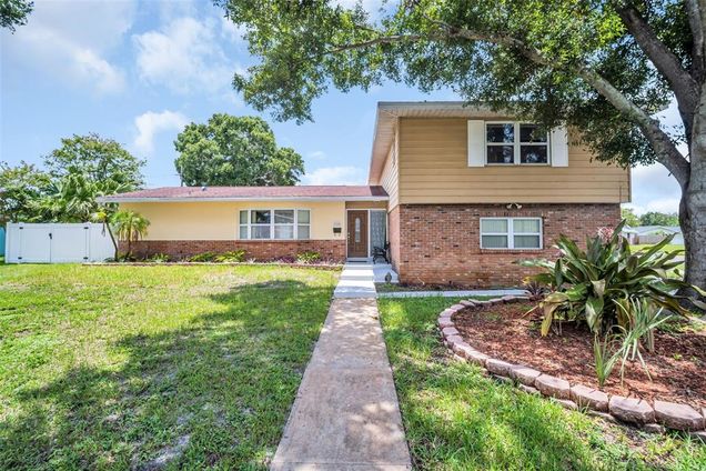 7398 Windsor Lane