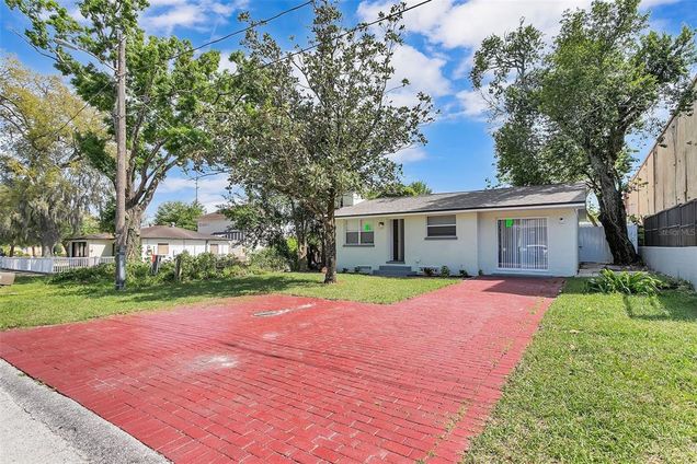 2107 E 93rd Avenue TAMPA, FL House Active - Photo 1 of 11. Opens carousel modal