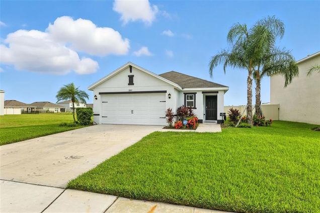 3903 Silver Strand Trail PALMETTO, FL House Active - Photo 1 of 28. Opens carousel modal