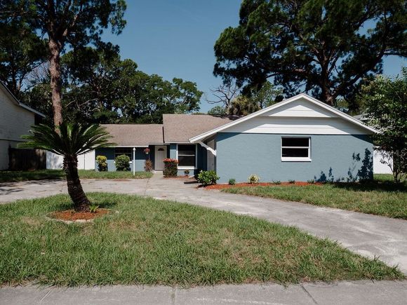 823 Riverside Drive TARPON SPRINGS, FL House Active - Photo 1 of 53. Opens carousel modal