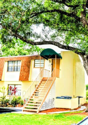 6056 Topher Trail Unit 6056 MULBERRY, FL Condo Active - Photo 1 of 12. Opens carousel modal